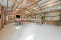 Clean & Spacious Cottage – Close to Campus!