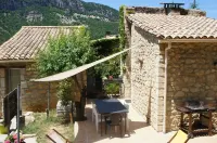 Cottage of Charm with Swimming Pool in a Mas Provençal