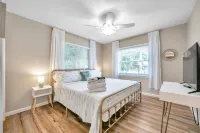 Close to beach, restaurants-Fire pit, games, bikes