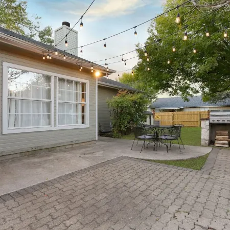 Relax, Dine, Shop! Cozy Downtown Boerne Home, Less Than 1 Mile from Main St!