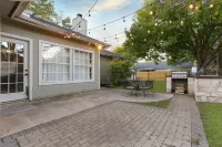 Relax, Dine, Shop! Cozy Downtown Boerne Home, Less Than 1 Mile from Main St!