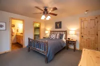 Upscale Mountain Chalet in Blue Lake Springs, Free Wifi/Cable, Gas Fireplace - balcony
