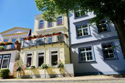 2. O.GUpper deck" Hotels near Warnemünde Sailing Club e.V. Warnemünde Week