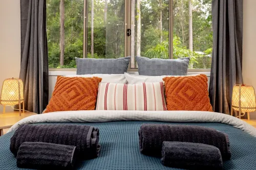 Eco House with private pond & forest. Noosa Hinterland Retreat