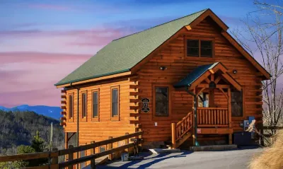 BEST Smoky Mountain VIEWS with Hot Tub & PET FRIENDLY