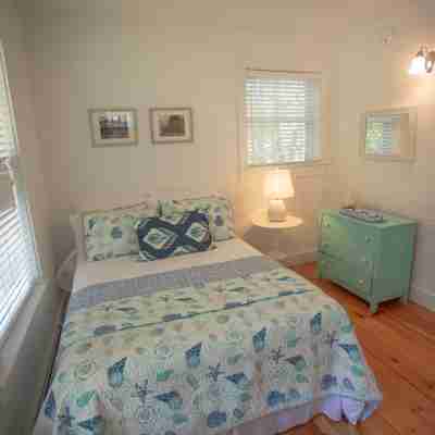 Beautiful home within walking distance to Kennebunkport Rooms