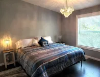 Modern renovated family friendly home close to beach and restaurants - Wifi
