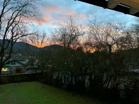 Modern Luxury meets Downtown Experience Centrally-Located in Bryson City