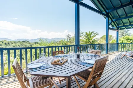 Villa D'exception Avec Piscine et vue Pyrénées 6 Chambres Отели в г. Сибур