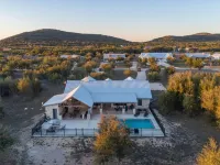 Chula Vista•Sleeps31•Heated Pool•Ping Pong•Quiet Subdiv•FREE Frio@Concan VIP Hotels in Concan