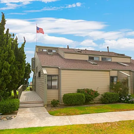 Gorgeous Oceanview Home! Steps to Beach, Pool & Pickleball