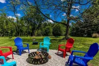 The Family Oasis just 6 miles from Holiday World