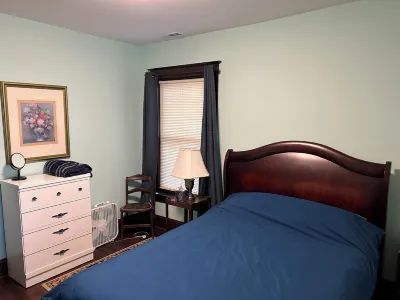 Cozy Brick house - 3 BR,  2 1/2 Bath, fenced in back yard with privacy fence.