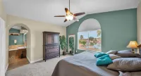 4 Bedroom 3 Bathroom on the Lake! 3 Queen Beds!