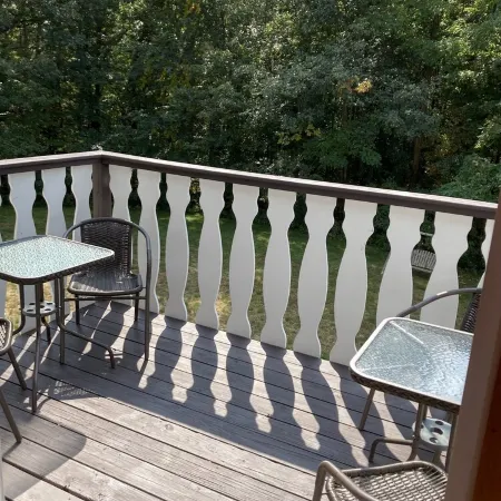 3 Bedroom Plus Loft, 2 Full Baths, 1 Minute to Story Land, 10 mins to Slopes!