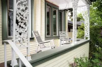 Vintage Urban Retreat