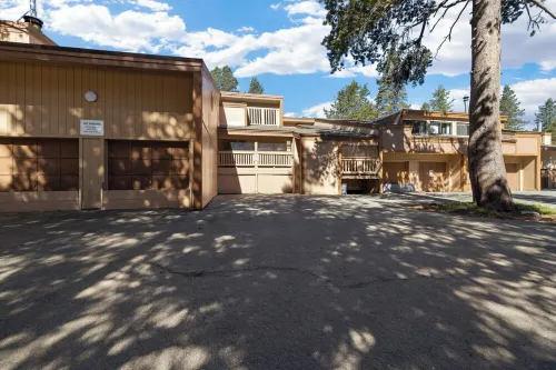 Ascend Remodeled Condo, Snow Fun, Ski in Condo at Bear Valley Mountain Resort