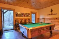 Cabin on Nantahala River! Dog-Friendly