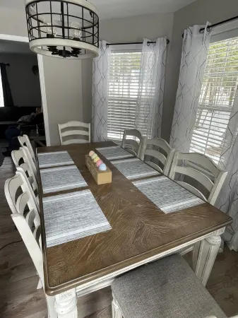 Spacious Home for 14 Guests Near Lake Winnisquam – Close to Everything!