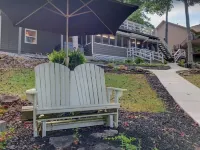 Lakefront. Spectacular Mountain and Lake Views/Dock/Private Cove. Gentle Slope.