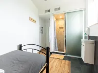 Auberge Saintlo Montréal Hostel Hotels in Montreal