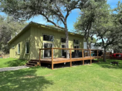 Newly Built Lakefront Getaway! Your Perfect Escape Awaits You @ Deer Creek Cabin Hotels in Stephens County