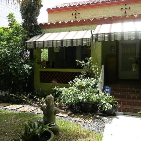 Beautiful Cozy Bedroom In Great B&B  Historic Home ~ Close To The City Center