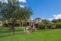 Gated Community -Poolside Paradise with lake view and lots of amenities to enjoy Hotels near Spring Creek