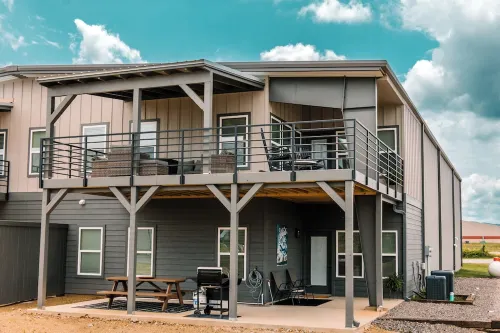 On Cloud 9 - Mountain View’s near Mena Intermountain Airport KMEZ.