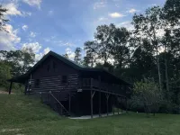 Quiet Cabin Nestled in Red River Gorge. Close to world class hiking and climbing Hotels in Wolfe County