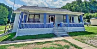 Cozy & Convenient - 20 Minutes to Charleston WV
