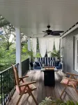 The Fig Tree Garden House.Casual elegance in a park like setting