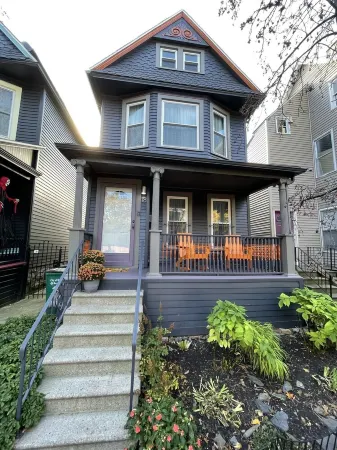 Charming Urban OasisConveniently located on a small historic street. Отели рядом с достопримечательностью «Richardson Olmsted Complex»