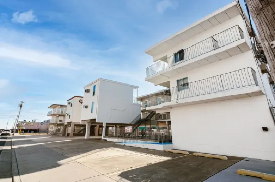 1 BR Wildwood Condo, Slps 4, w/Ocean Views, Pool, WiFi, Xbox, Near Everything