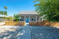 Charming Bungalow 2Bd/2ba Office Ensuite Incl All Utilities Incl! Walk Downtown!