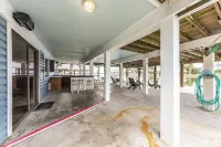 Spacious home on main canal.