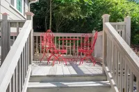 New! Cozy Mountain Retreat Near Pisgah Forest & DownTwn. Pet Friendly/Game Room!