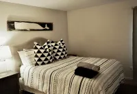 Sleeps 6 @ New Seabury w/ Pool - All Season Modern Condo!