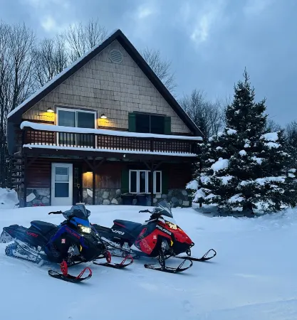Pond Island Lodge, Orv/ Snowmobile Trail Access from Driveway