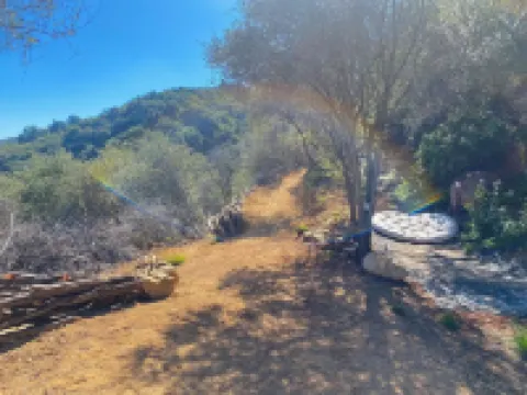 Topanga Japanese Tea House + Private Creek + Mountain Trails. Hotels in Topanga