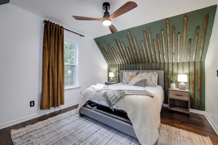 25% Off ~ Sauna, HotTub, Candy, Music, Games, Pets, 6TVs, FirePit, FullKitchen Отели в г. Массанаттен