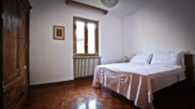 HOUSE OF VICTORY 4 FRONT LAKE AP1 GARDEN & SPA