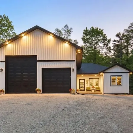 New, charming custom home, 7 minute walk to the beach