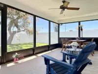 Serene Retreat - 5 mins to Beach, with Beach Gear, Firepit, Bicycles