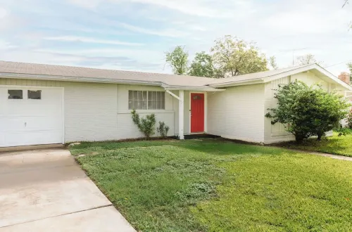 Cozy Home Mins From Randolph AFB, Airport, & More! Hotels in Universal City