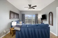 Extra Large 1 bedroom Luxury Condo on the Lake Hotels in Indian Point