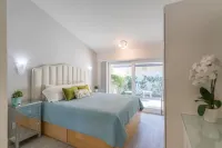 Stunning View Silverado  2 Bd  Condo on Golf Course w/ Pool