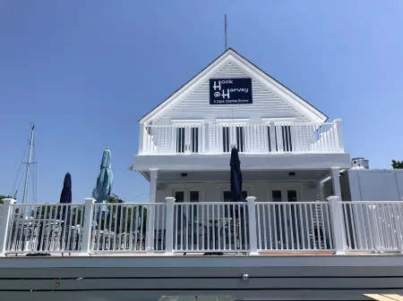 The Crows Nest. <br>Sunsets at the Harbor. Enjoy bird’s eye view. Unique location! Отели в г. Кейп Чарльз