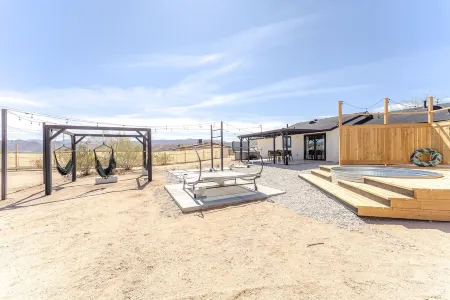 NEW 15% DISCOUNT❤Stock Tank Pool❤Hot Tub❤Game Room