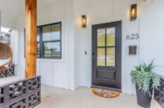 The Sterling House: Brand New Home Steps from Magnolia